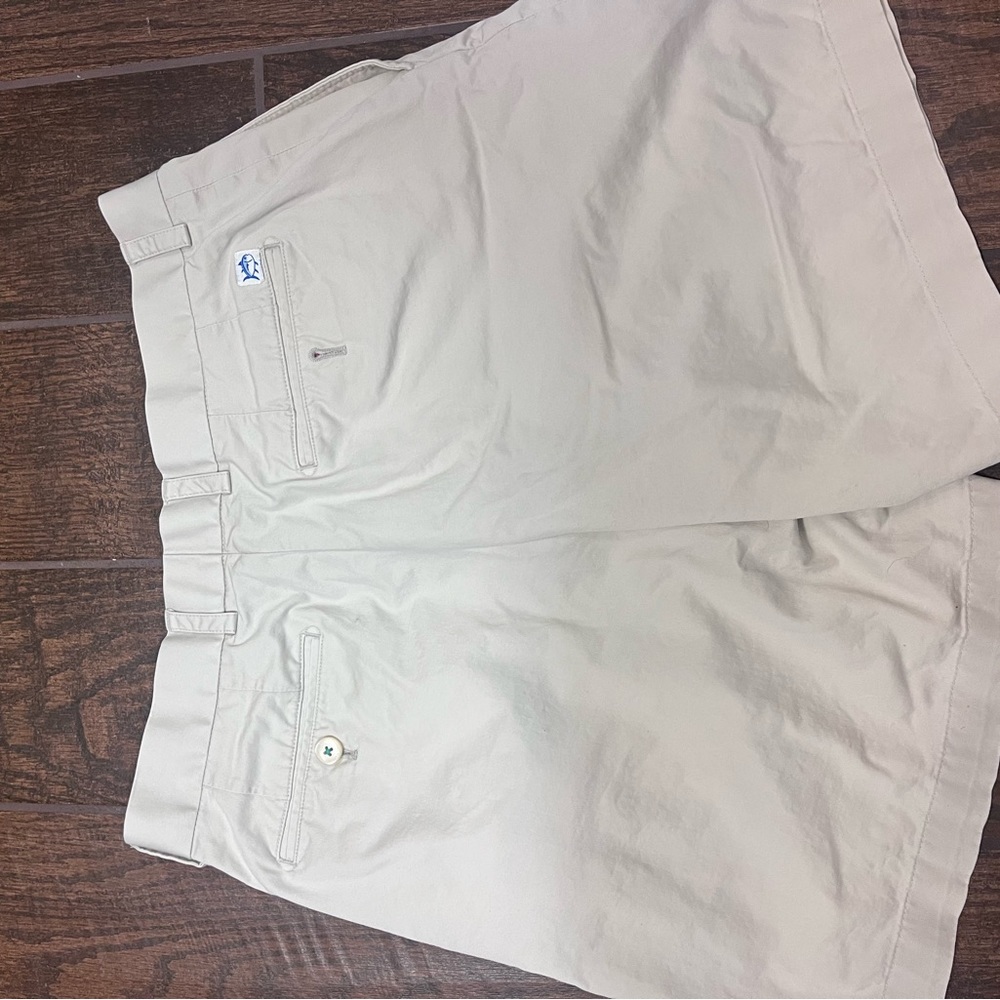 Men’s Southern Tide Khaki shorts